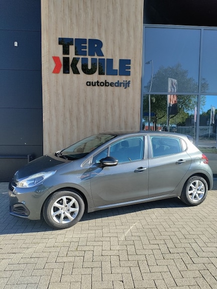 Peugeot 208 0