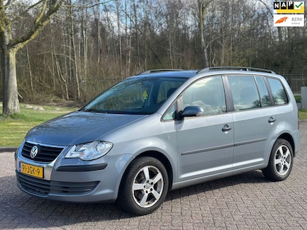 Volkswagen Touran 0