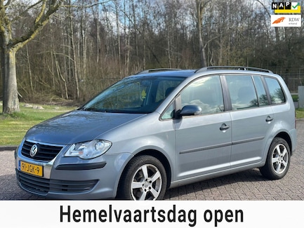 Volkswagen Touran 0