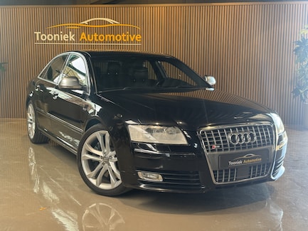 Audi S8 0
