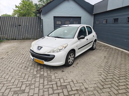 Peugeot 206+ 0