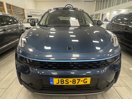 Lynk & Co 01 0