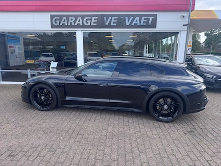 Porsche Taycan Cross Turismo 0