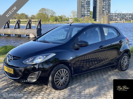 Mazda 2 0