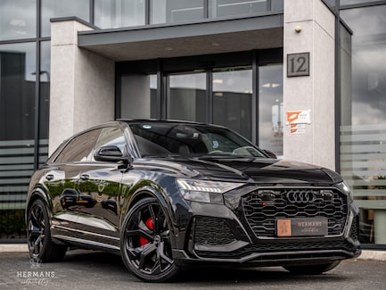 Audi RS Q8 0