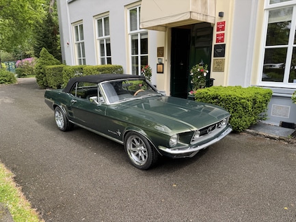 Ford Mustang 0