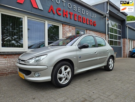 Peugeot 206 0