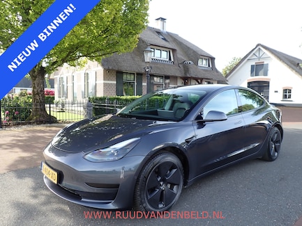 Tesla Model 3 0