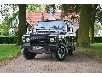 Land Rover Defender 0
