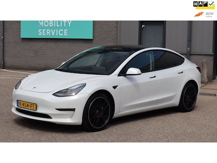 Tesla Model 3 0