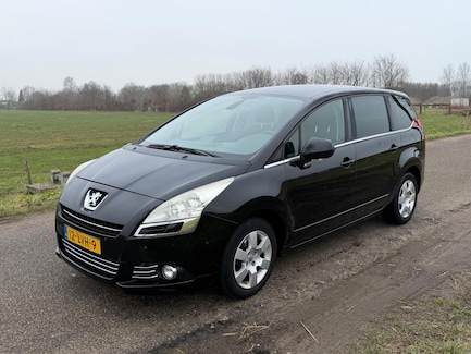 Peugeot 5008 0
