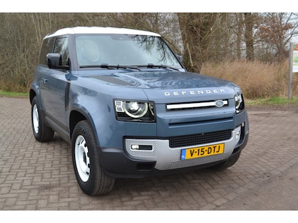 Land Rover Defender 0