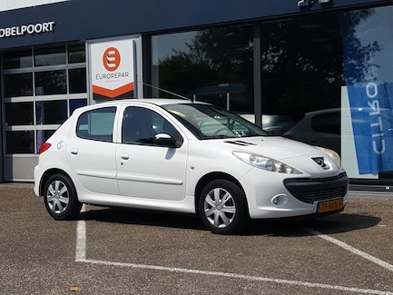 Peugeot 206+ 0