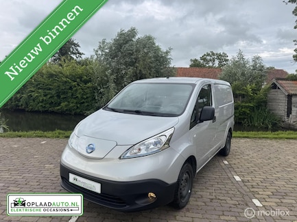 Nissan E-NV200 0
