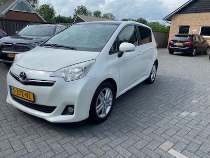 Toyota Verso-S 0
