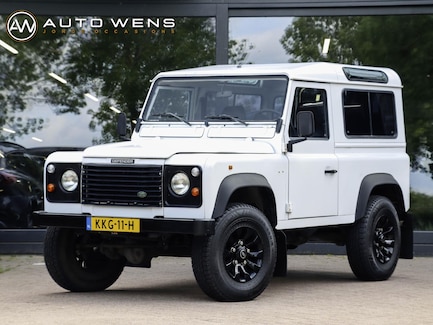 Land Rover Defender 0
