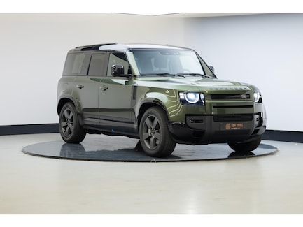 Land Rover Defender 0