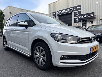 Volkswagen Touran 0