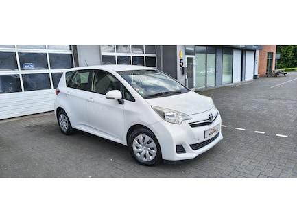 Toyota Verso-S 0