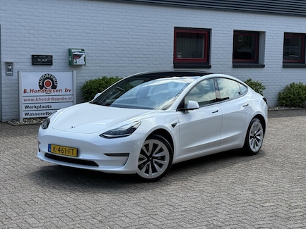 Tesla Model 3 0