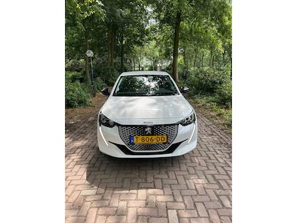 Peugeot e-208 0