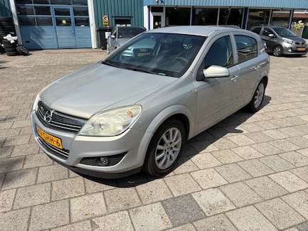 Opel Astra 0