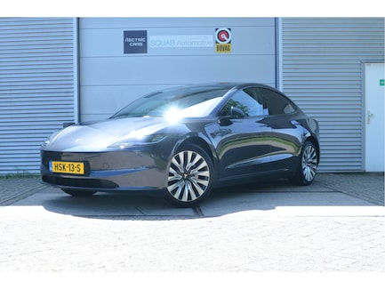 Tesla Model 3 0