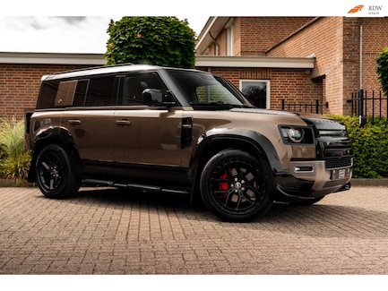 Land Rover Defender 0