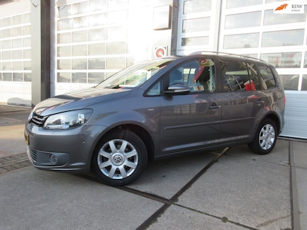 Volkswagen Touran 0