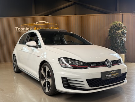 Volkswagen Golf 0