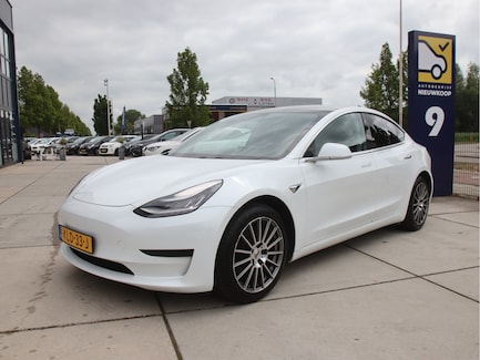 Tesla Model 3 0
