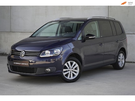 Volkswagen Touran 0