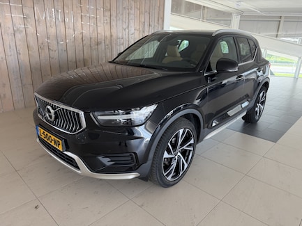 Volvo XC40 0