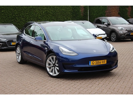 Tesla Model 3 0