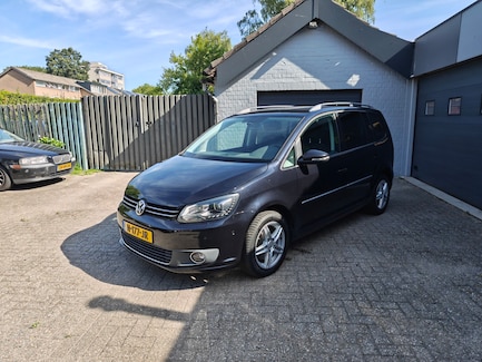Volkswagen Touran 0