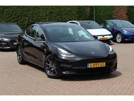 Tesla Model 3 0