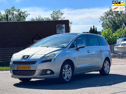 Peugeot 5008 0