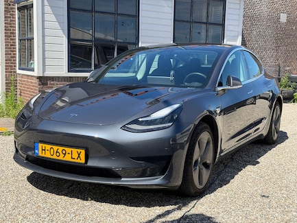 Tesla Model 3 0