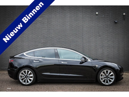 Tesla Model 3 0