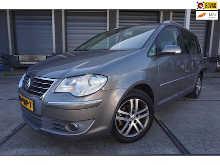 Volkswagen Touran 0