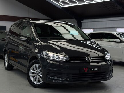 Volkswagen Touran 0