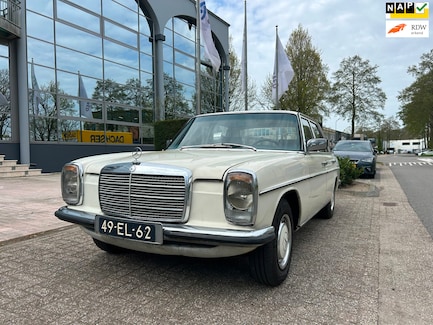 Mercedes-Benz 200-Serie 0