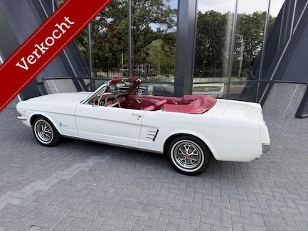Ford Mustang 0