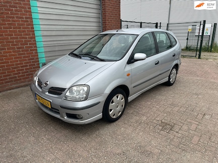 Nissan Almera Tino 0