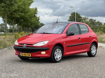 Peugeot 206 0