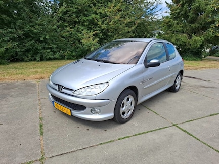 Peugeot 206 0