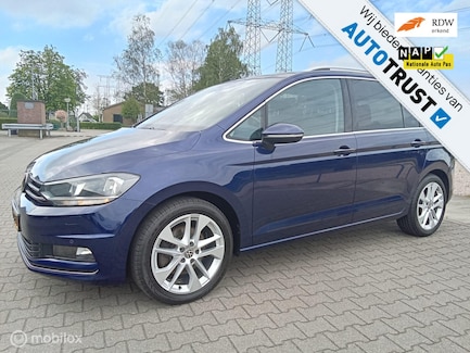 Volkswagen Touran 0