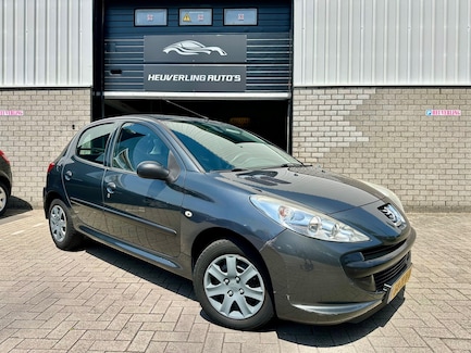 Peugeot 206+ 0