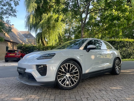 Porsche Macan 0