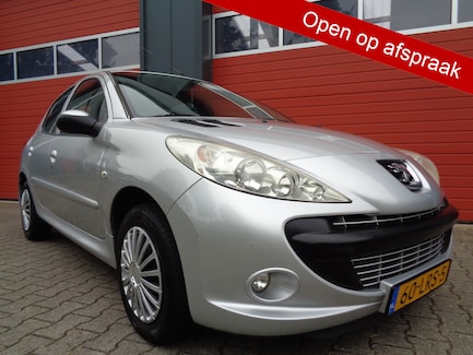 Peugeot 206+ 0